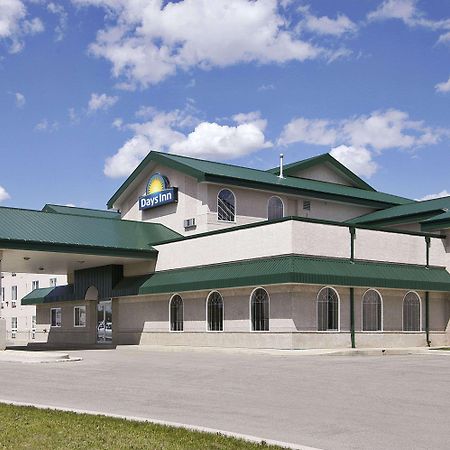 Days Inn & Suites By Wyndham Winkler מראה חיצוני תמונה