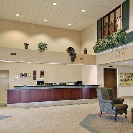 Days Inn & Suites By Wyndham Winkler מראה פנימי תמונה