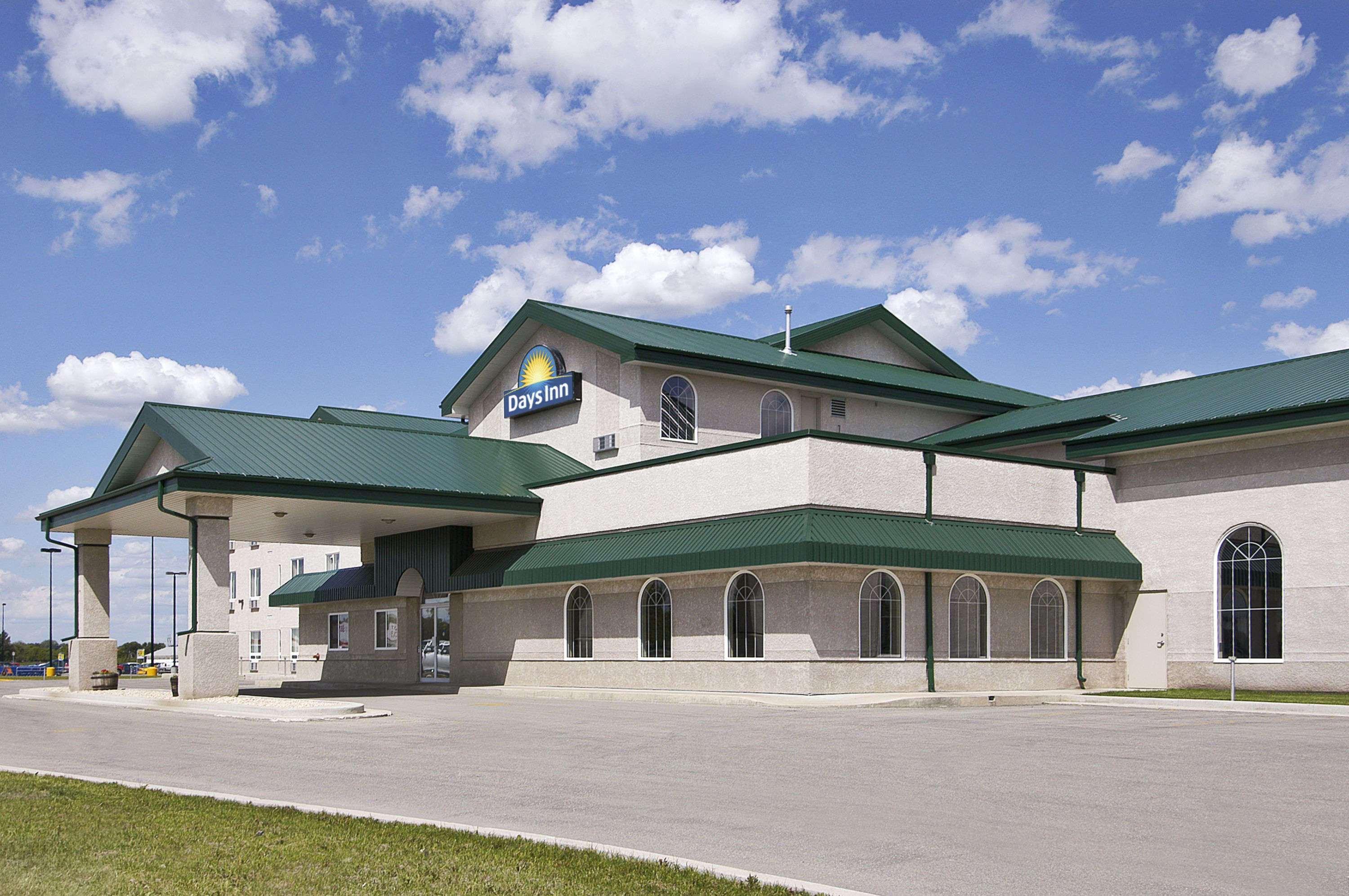Days Inn & Suites By Wyndham Winkler מראה חיצוני תמונה
